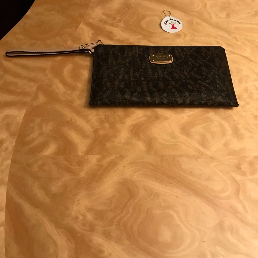 Michael Kors  Logo Flat Clutch Wristlet Mini Bag